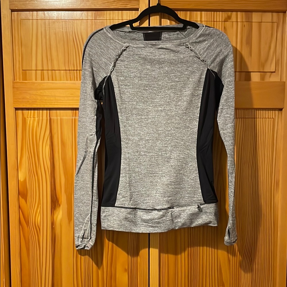 Lululemon Athletica Fitted Gray and Black Long Sleeve Tee
